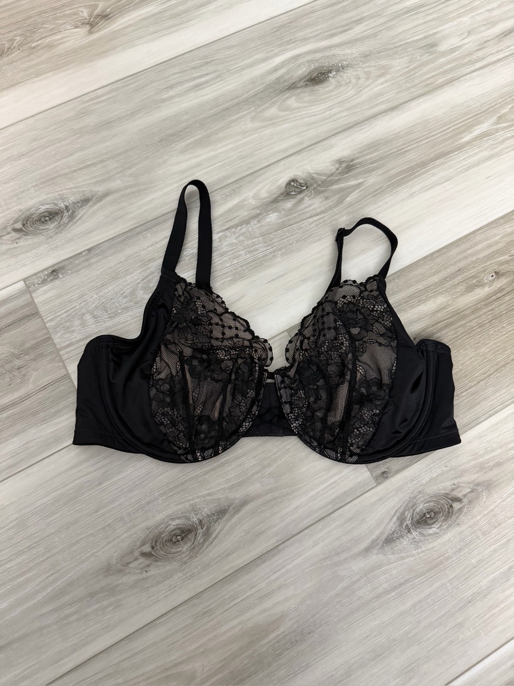 torrid Black Lace Underwire Bra SZ 40D